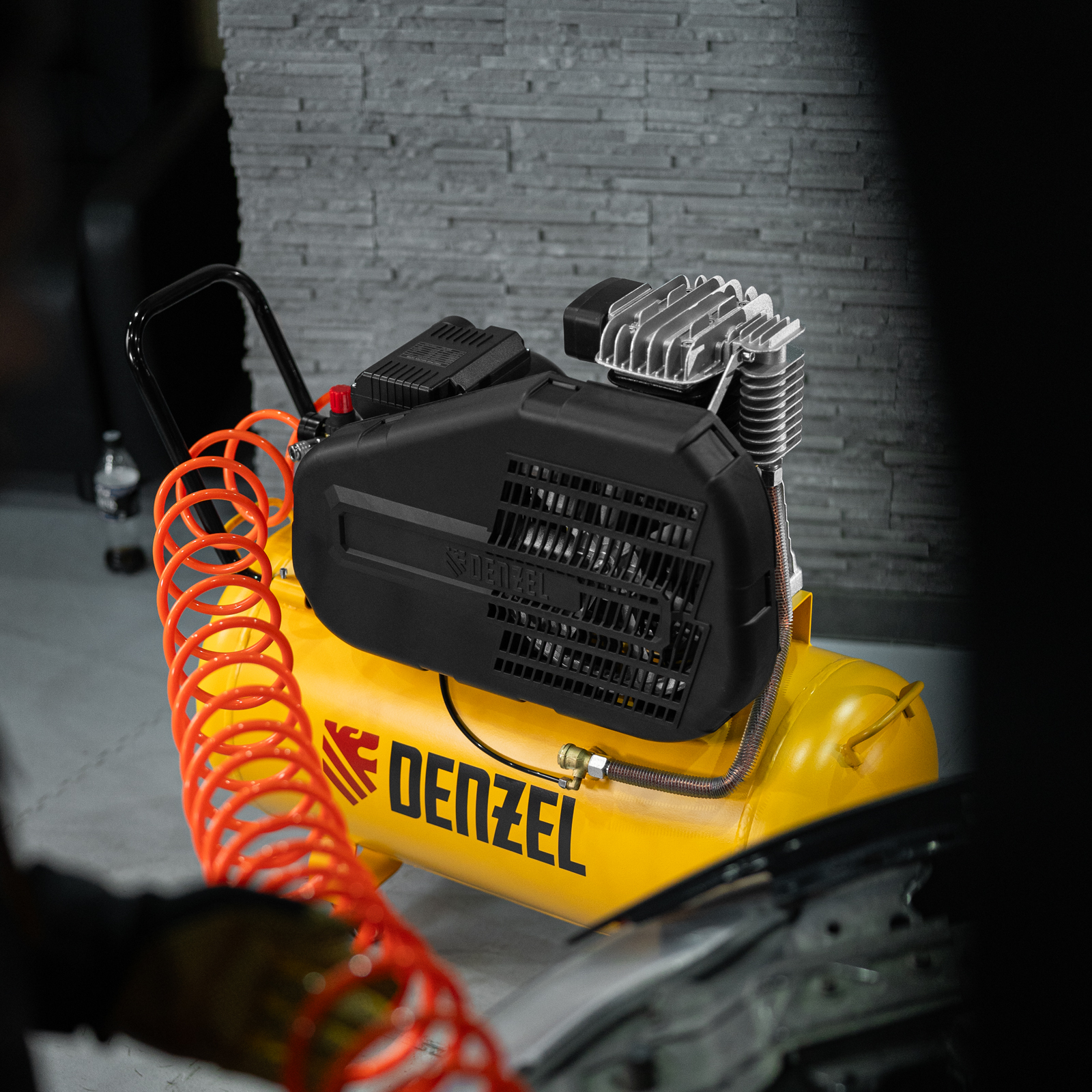 Поршневой компрессор DENZEL BCI 2200/100